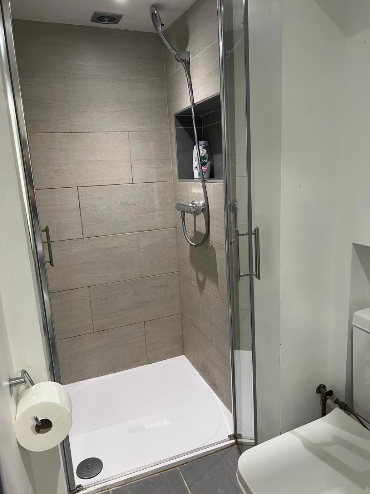 Homestay Comfy Private Bedrooms Near Euston, *